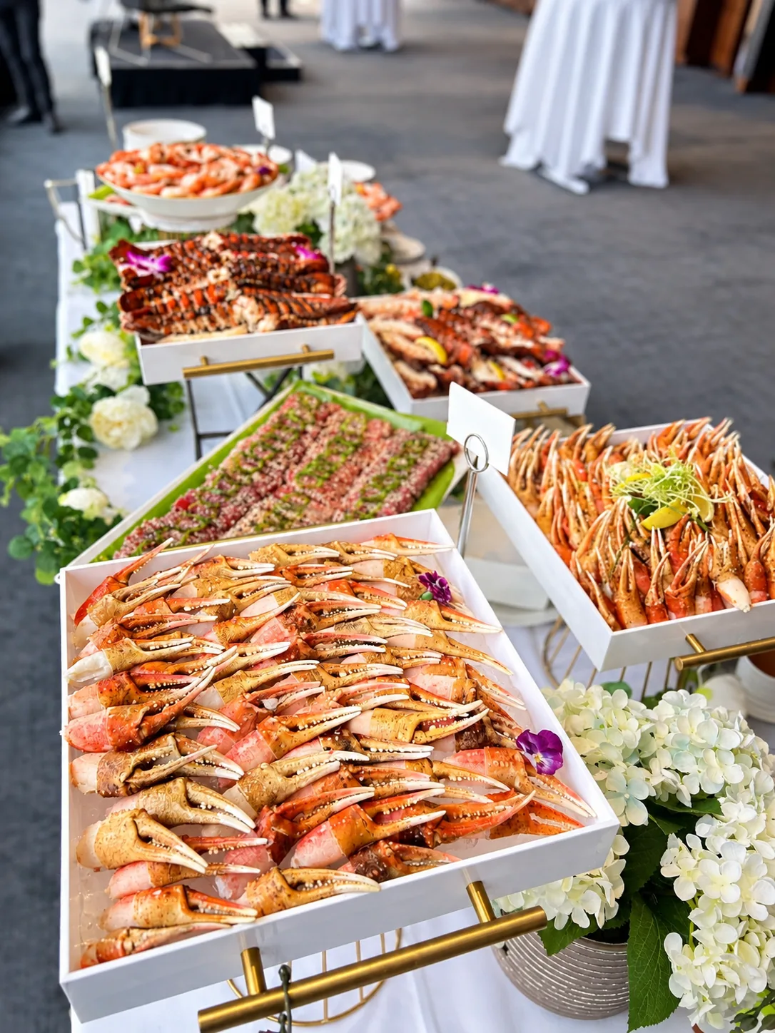 A seafood display set out on ice